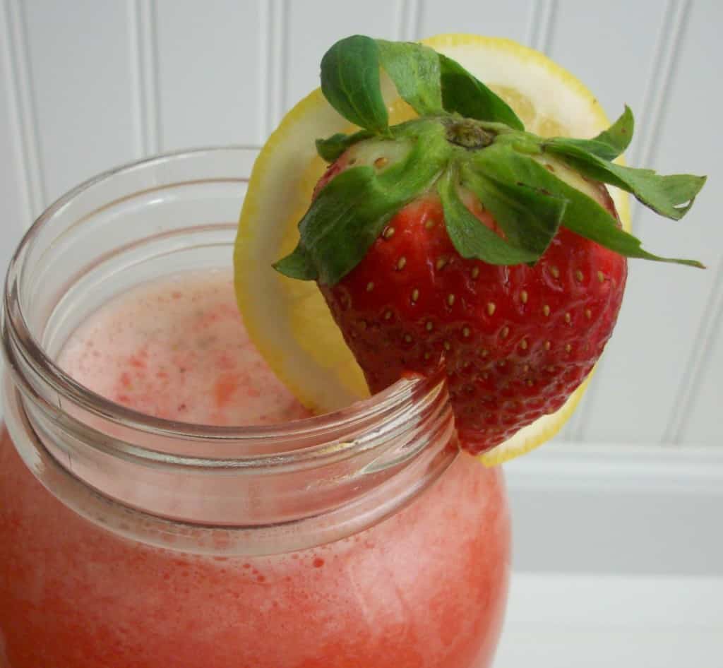 Strawberry Lemonade Detox Water Recipe - Strawberry Coconut