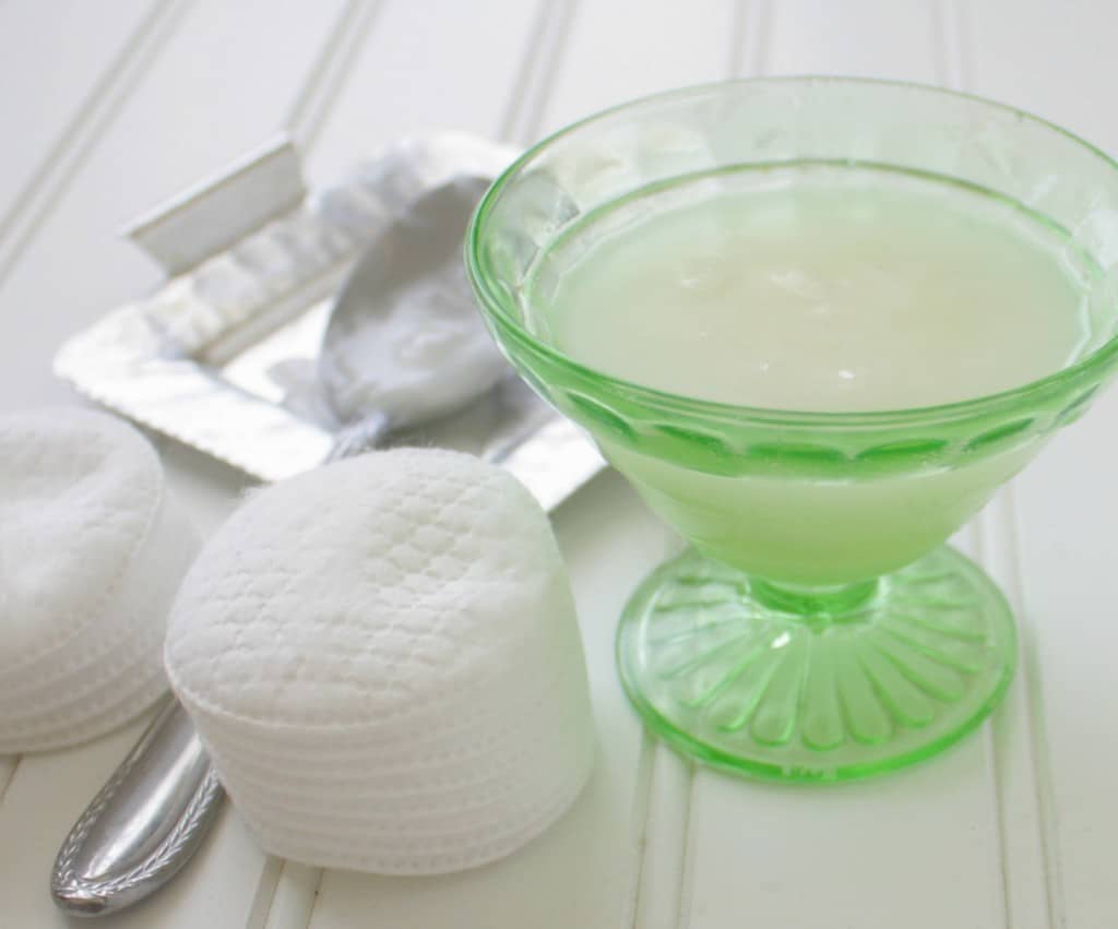 coconut oil makeup remover 